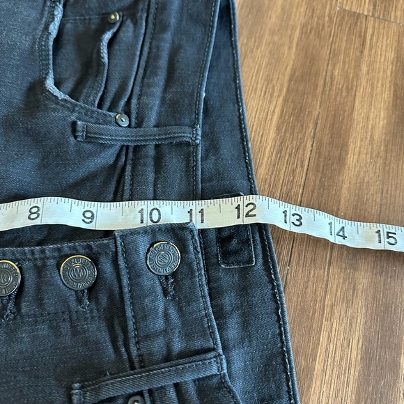 The Pixie Ankle Fray Jeans in Not Guilty
MOTHER denim
Black wash
Size 28 - Picture 8 of 11